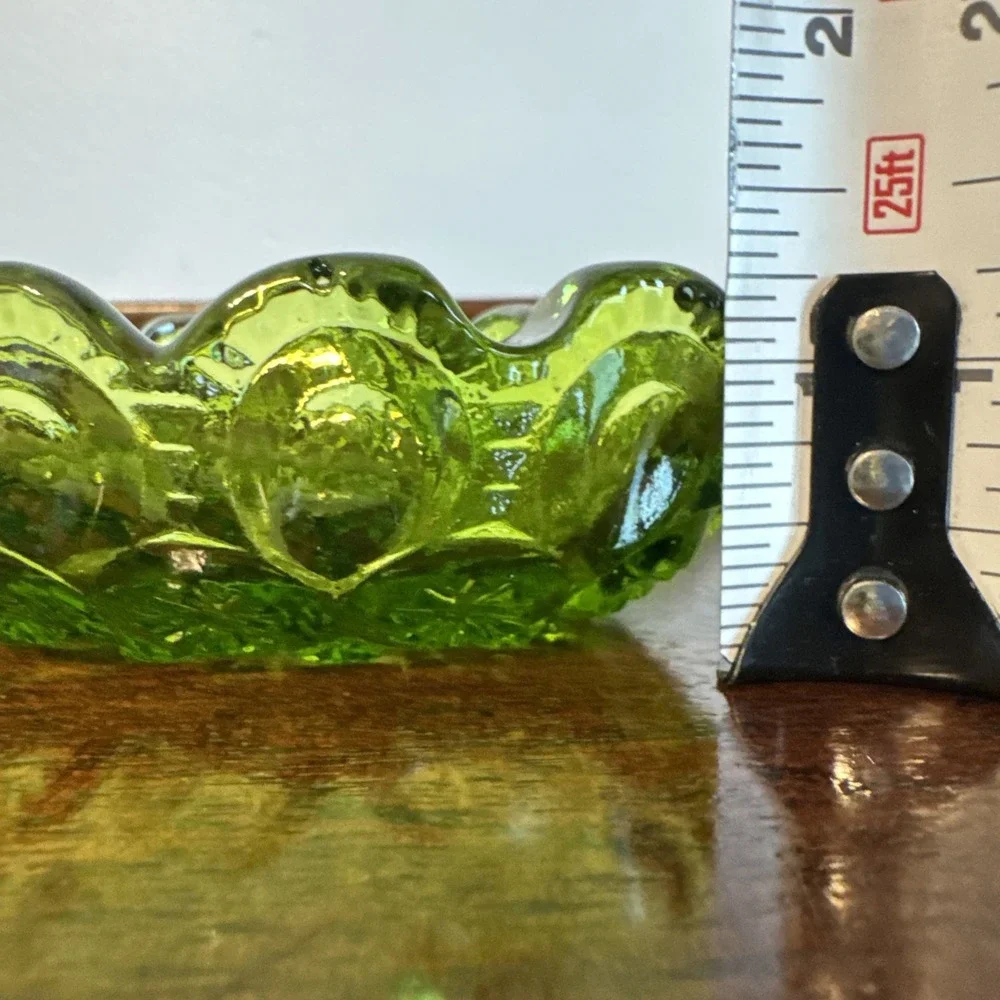 2 - 4.25" L.E. Smith MOON & STARS Green Glass Ashtray Trinket Vanity Dish VNTG - Picture 5 of 7